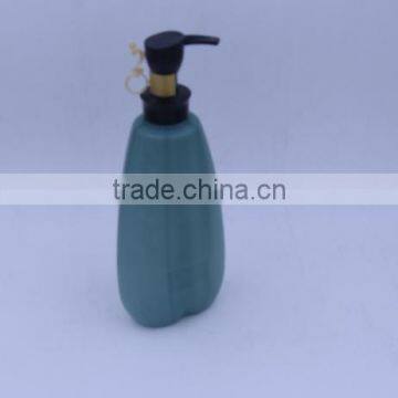 shampoo bottle with spray pump
