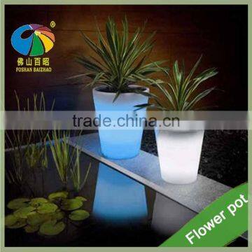 Different Colors Changing Glowing in the Dark Garden Flower Pots Outdoor Indoor Plastic Flower Planters LED Light Flower