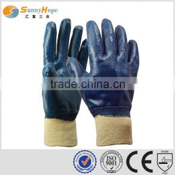 Oil Resistant Nitrile coated protective glove