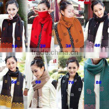 Wholesale Christmas Beautiful Fashionable Knitting Scarf