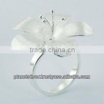 Lovely Brushed 925 Silver Plated Sterling Silver Flower Ring