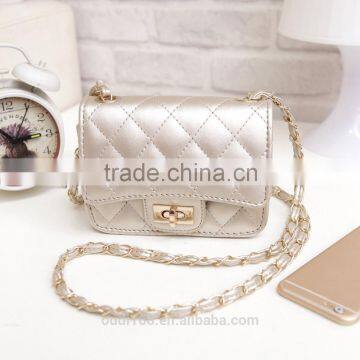 2016 the Most Popular Zinc Alloy Light Gold Bag Accessories Turn Lock.