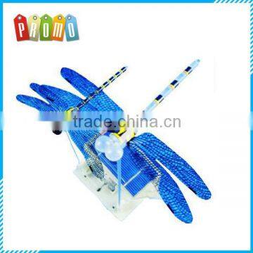 Solar powered dragonfly kit toy