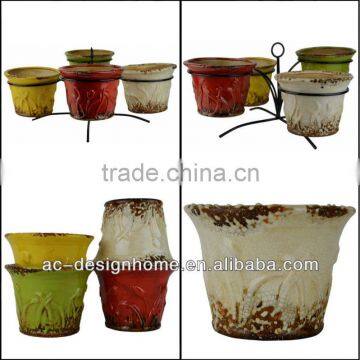 EMBOSSED ROUND CERAMIC PLANTER