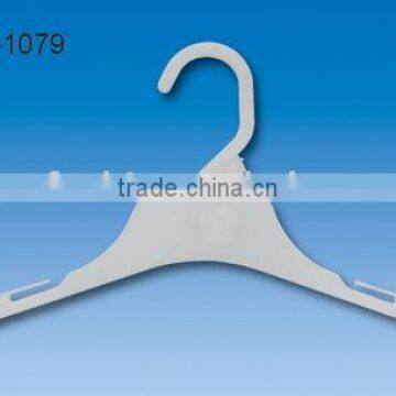 T-shirt hanger (#1079)