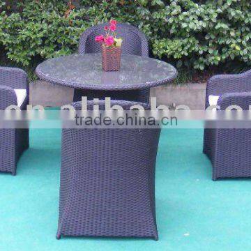 outdoor rattan table