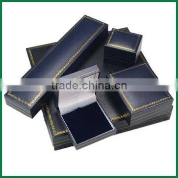 Wholesale red/black stock plastic jewelry sets/red/black plastic leatherette jewelry box with logo ,ring/earring/necklace/bracel