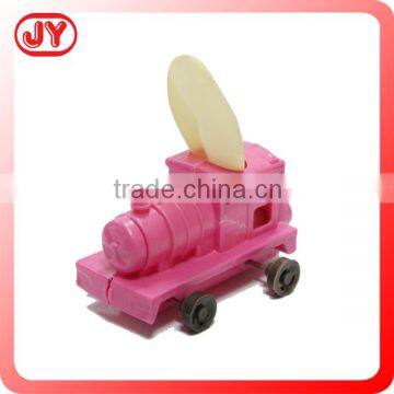 Free wheel train toy with balloon