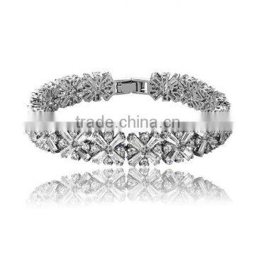 Sparkiling Elegant Platinum Plated Bridal Bracelet Sparkling White for Women High Quality With AAA+ Cubic Zircon