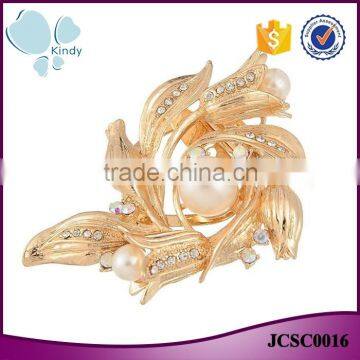 Korea gold jewelry zinc alloy rhinestone scarf clip brooch for wedding invitation                        
                                                                                Supplier's Choice