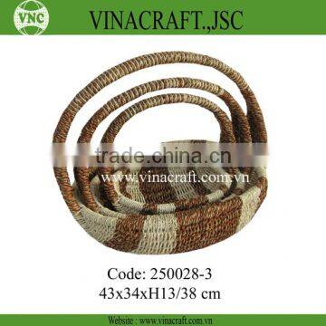 Wicker flower basket with handle for Holiday