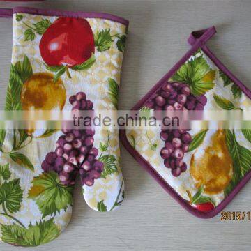 Fruit printed oven mitt