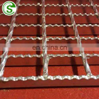 Catwalk metal grating 25 x 5 galvanized serrated steel grating