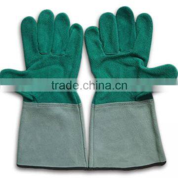 Cow split leather welding gloves manufacturer in gaozhou china