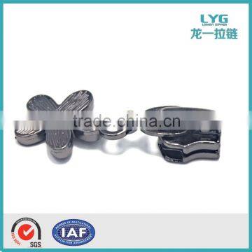 high quality Wholesale clothing plainted fancy shaped competitive price zipper slider zip puller Accessories