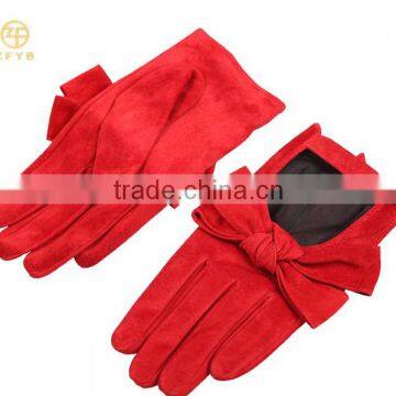 Ladies fashion red color cheap pig suede glove with silk lining