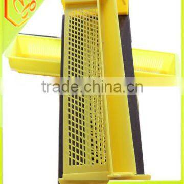 Integrated Bee Pollen Trap with Pollen Box Plastic Material of Beekeeping Equipment