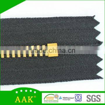 Ladies Jeans Factory China Matching Production 4# Brass y Teeth C/E Zippers photo-6