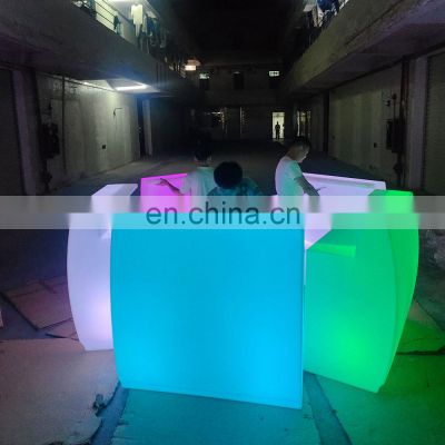 2022 Modern High Quality Club Bar Furniture LED Furniture Beach Bar Mobile Bar Counter Table and Stool