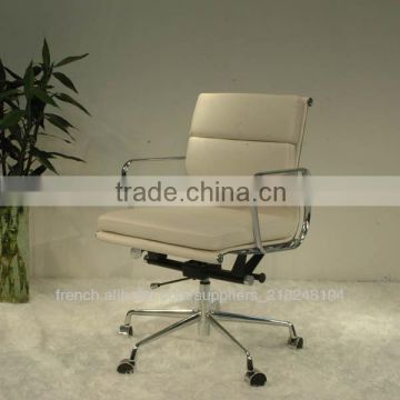 soft pad chair with wheels