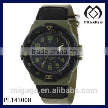 Unisex Watch with Green Cloth Band /Day and date display analog quartz sporty watch