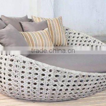 China manufacturer wholesale rattan daybed/synthetic plastic rattan furniture