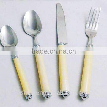 PP plastic handle cutlery set made in China