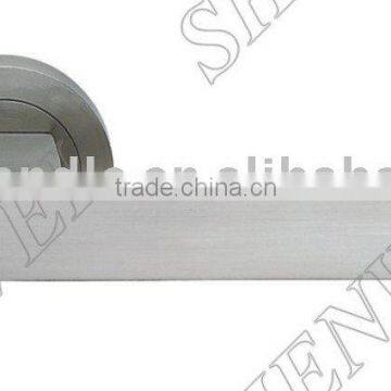 AL-6105 SN aluminium door handle on rose