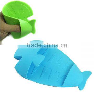 FDA/LFGB Approval Fish Shape silicone Oven Mitt