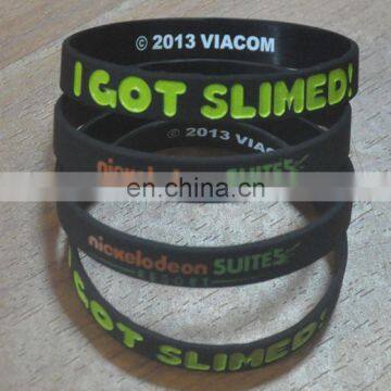 China Manufacture OEM Design Good Promotional Gifts Fitness Sports Silicone Bracelet photo-6