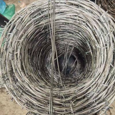 Razor Barbed Wire Mesh Panel korrosionsbeständiger Sicherheitszaun für Gefängnisse und Flughäfen