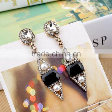 Latest Fashion Trangle Fancy Paerl Stud Earring Women Hanging Earring photo-2