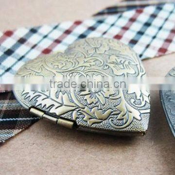 40mm Big Heart Shape Vintage Style Antique Bronze Brass Flower Photo Locket Pendant Charm DIY Supplies 1131010