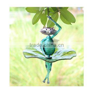 Wholesale Handmade Metal Bird Feeder for Garden Decoration and Spring Birds Watching Feeding/Frog bird feeder cage