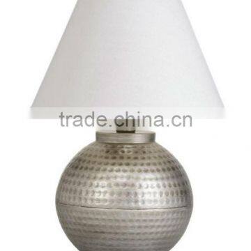 SOI Hot selling Hammered finish silver color table lamp with white shade UL fitting