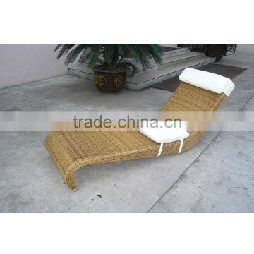 S Shape Rattan Lounger With Cushion photo-3