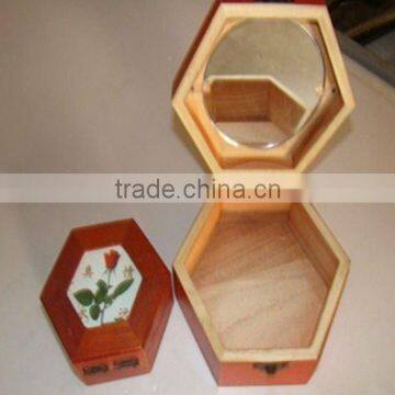 Beautiful Wooden Dressing Case