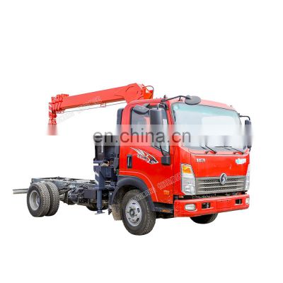 Telescopic boom truck-mounted crane with 3.2 tons lifting capacity