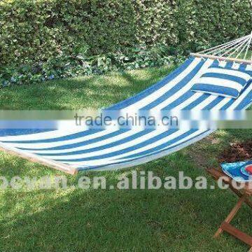 100 % hard-wearing and fuzz-free and unbleached organic cotton hammock