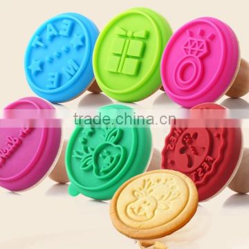 BPA Free Food Grade Cute Decoration Wood Handle Biscuit Silicone Cookie Stamps