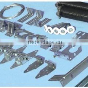 Garage door hardware accessoires