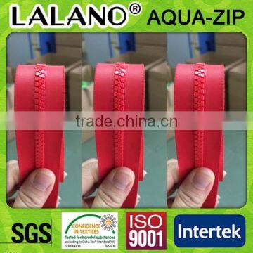2015 Hot sale 5# plastic zipper great wall red teeth open end auto lock