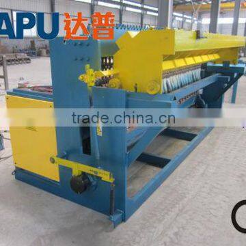 Steel wire mesh fence welding machine