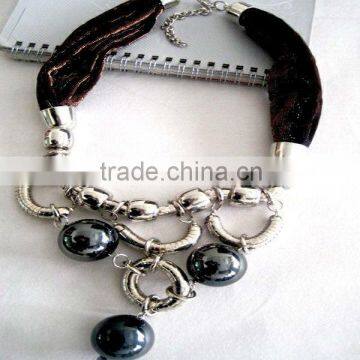 2014 fashions Cheap chains with necklace scarf for short 45c length