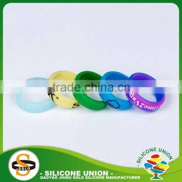 Customized waterproof fashion silicone ring