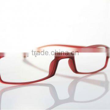 2013 news frames TR-90 1102