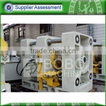 Horizontal wheel flaring machine