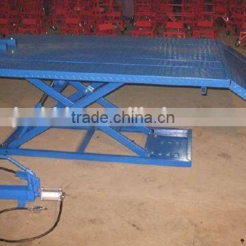 1500LB Air/Hydraulic Motorcycle Lift Table With CE photo-4