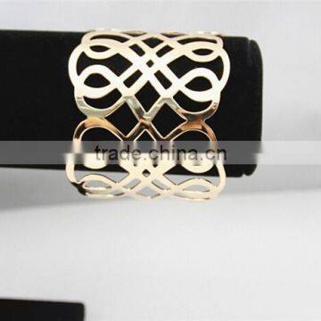 American Stylish Twist Heart Shape Hollow Bangle,women Gift Gold Bangles Wholesale photo-6