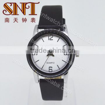 Wholesale quartz watch with alloy case and leather strap